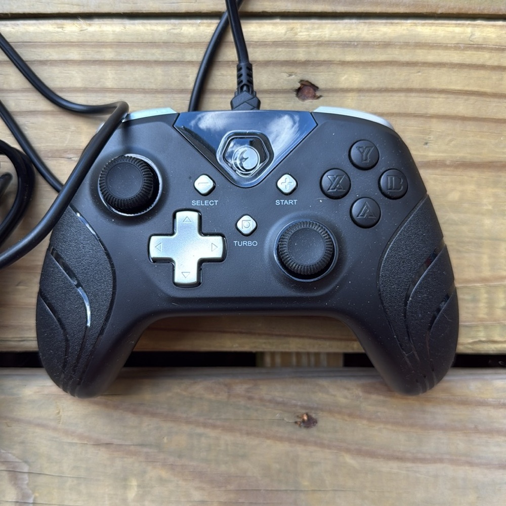 IFYOO IFYOO-X208 Wired Controller Black Silver Gray Video Game Gaming - Picture 3 of 7